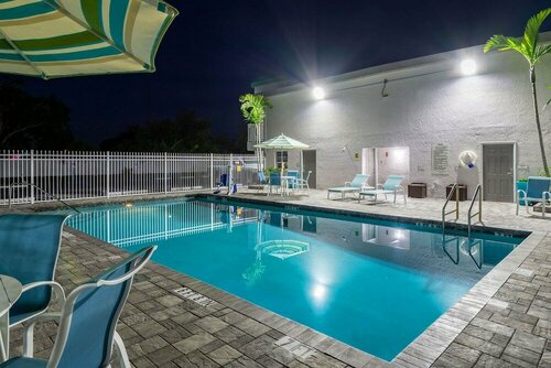 Гостиница Quality Inn Bradenton - Sarasota North