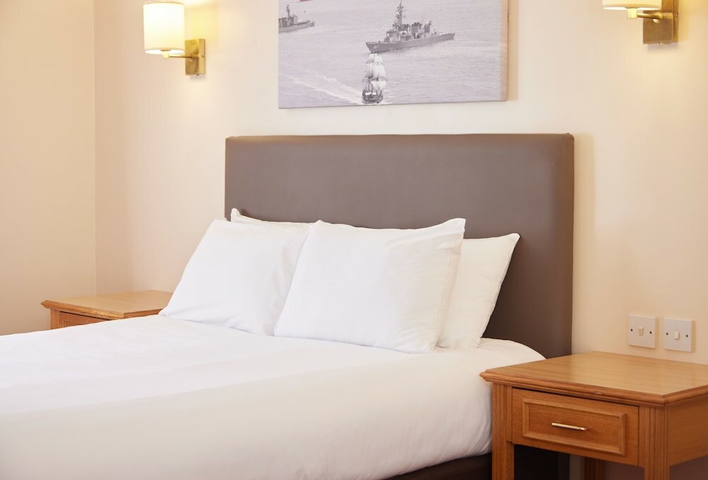 Фото Farmhouse Innlodge by Greene King Inns