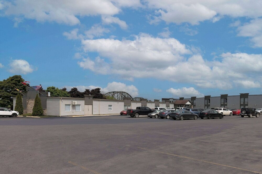 Фото Travelodge by Wyndham Miramichi New Brunswick