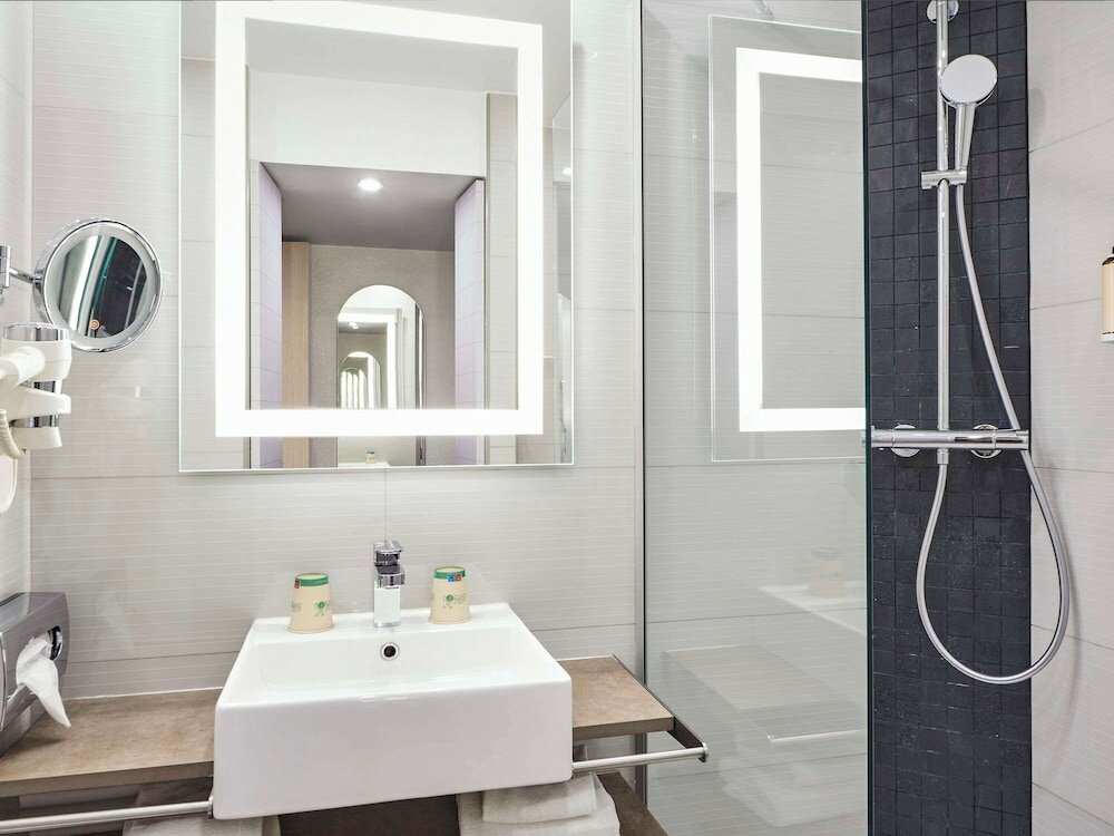 Фото Hotel Mercure Paris 15 Porte de Versailles