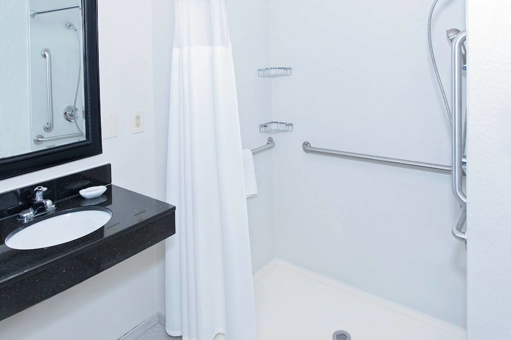 Фото Fairfield Inn by Marriott Hays