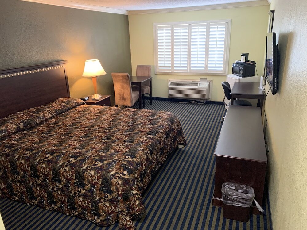 Фото Travelodge by Wyndham Odessa