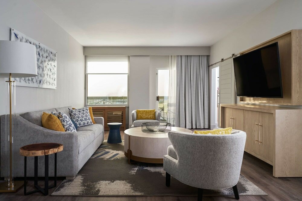 Фото DoubleTree by Hilton Hotel Dallas – Love Field
