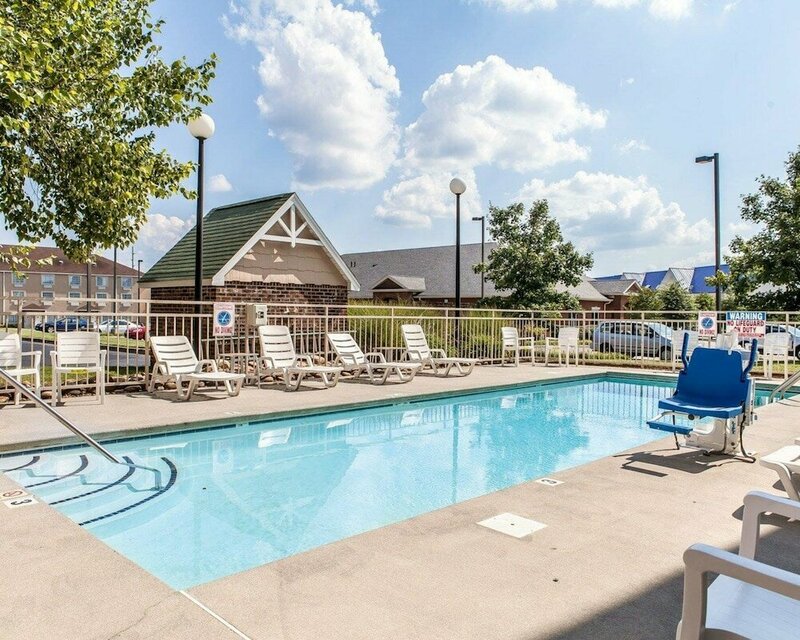 Гостиница Mainstay Suites Knoxville Airport