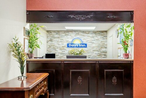 Гостиница Days Inn by Wyndham Hendersonville