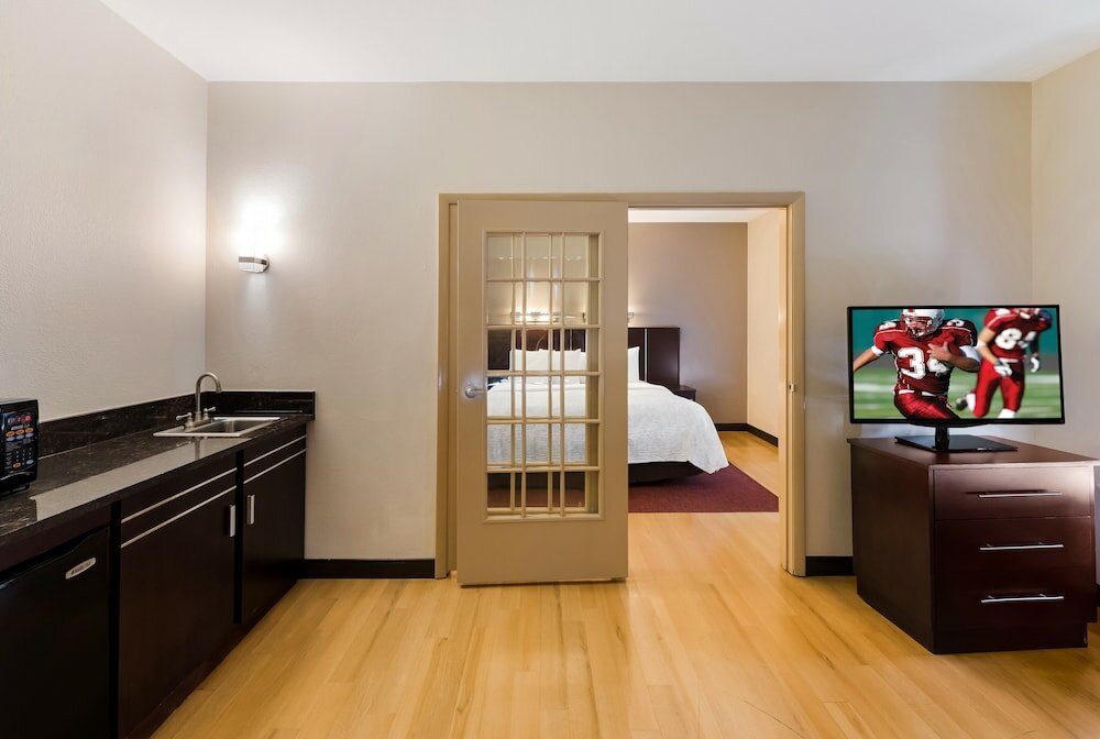 Фото Red Roof Inn Plus+ Columbus Downtown-Convention Center