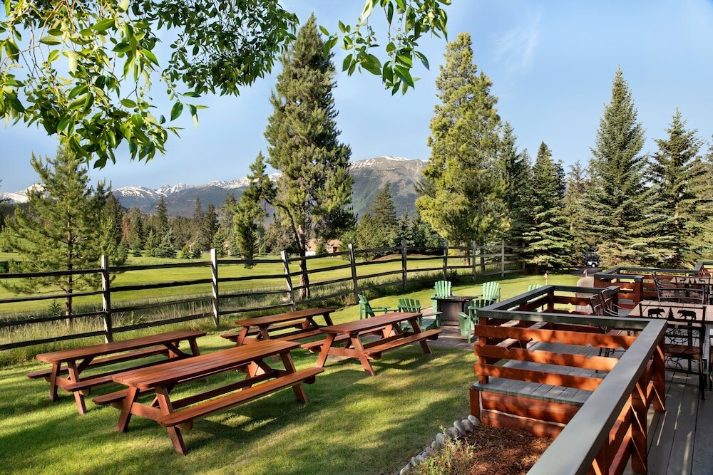 Фото Fairmont Jasper Park Lodge