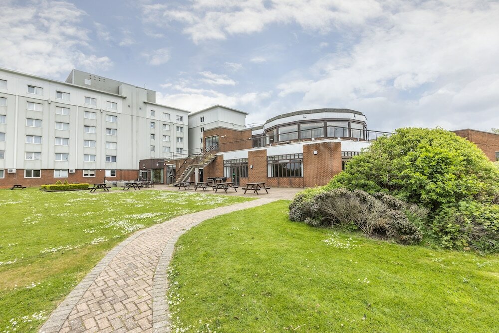 Фото Holiday Inn Basildon