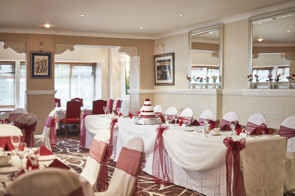 Фото Alma Lodge Hotel