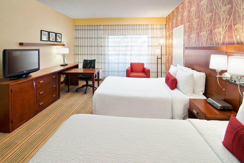 Фото Courtyard by Marriott Albuquerque Airport