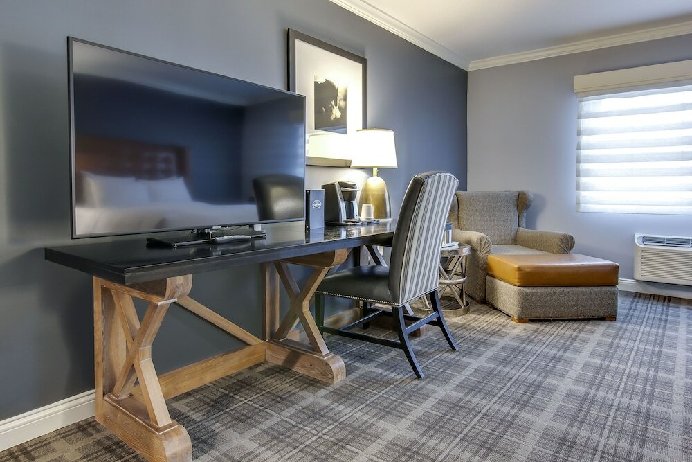 Фото The Campbell House Lexington, Curio Collection by Hilton