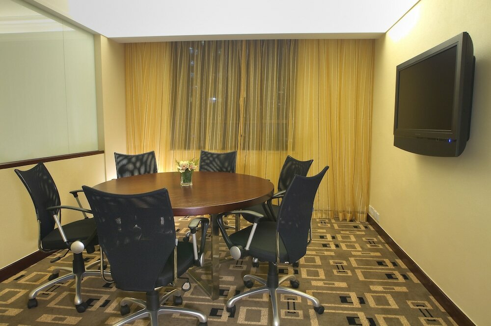 Фото Metropark Hotel Kowloon