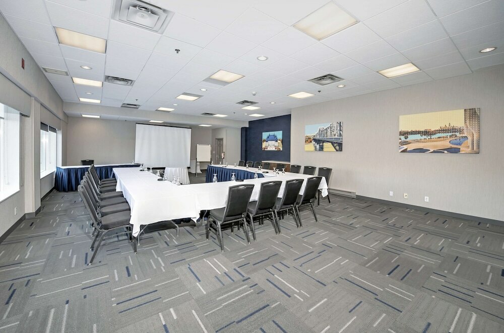 Фото Hampton Inn by Hilton Ottawa