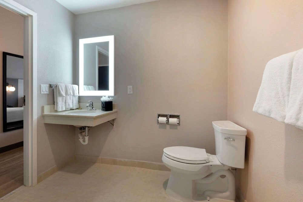 Фото Best Western Plus Fort Worth North