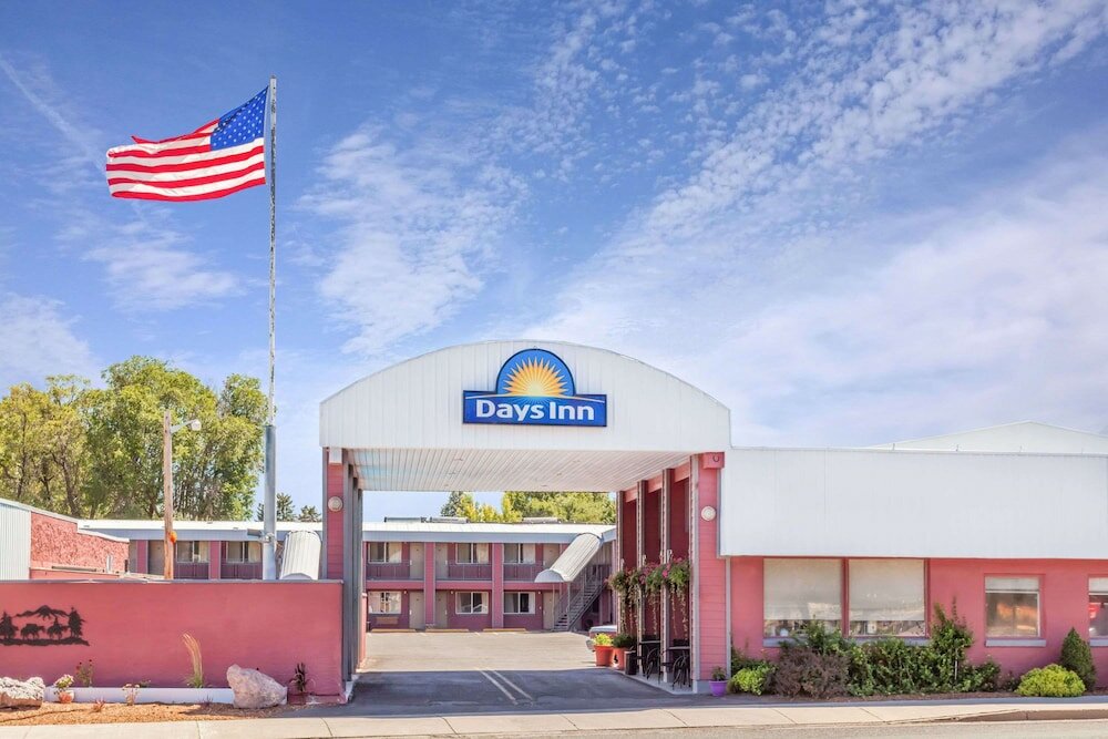 Фото Days Inn by Wyndham Burns