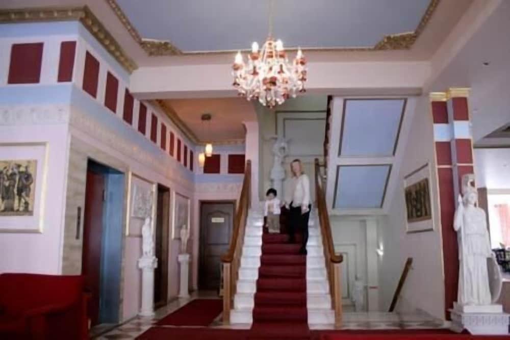 Фото Famissi Hotel