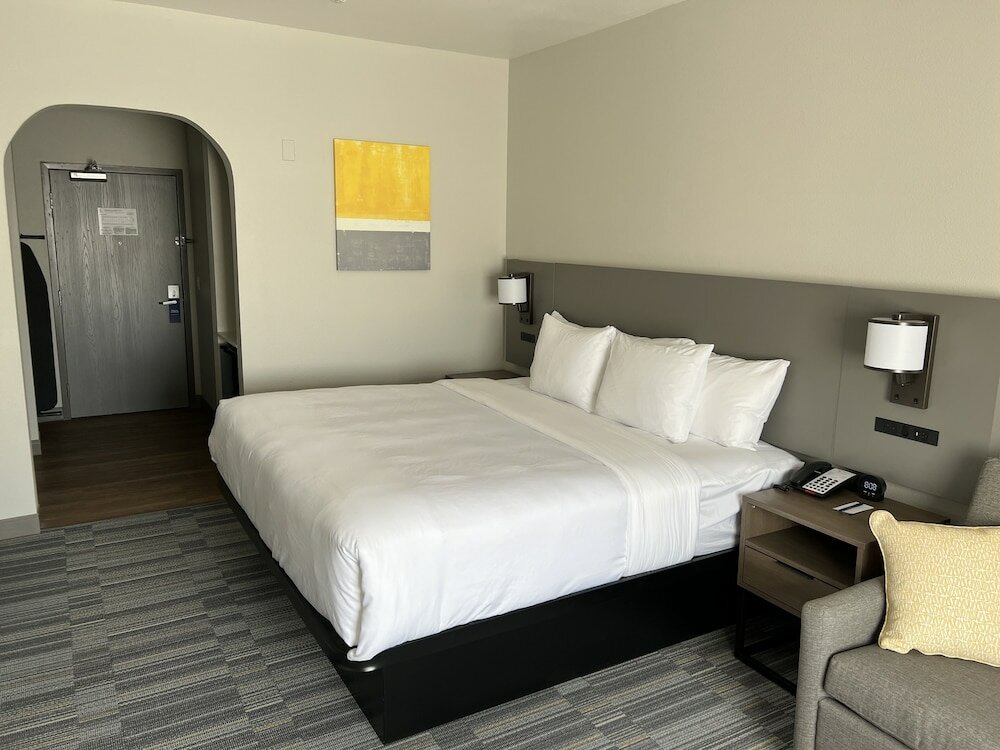 Фото Comfort Inn & Suites