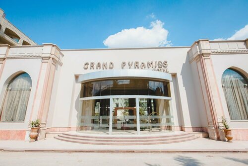 Гостиница Grand Pyramids Hotel в Гизе