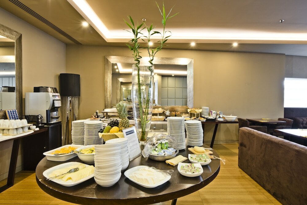 Фото Golden Tulip Sao Joao Da Madeira Hotel