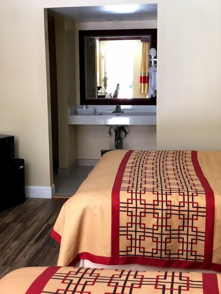 Фото Imperial Inn