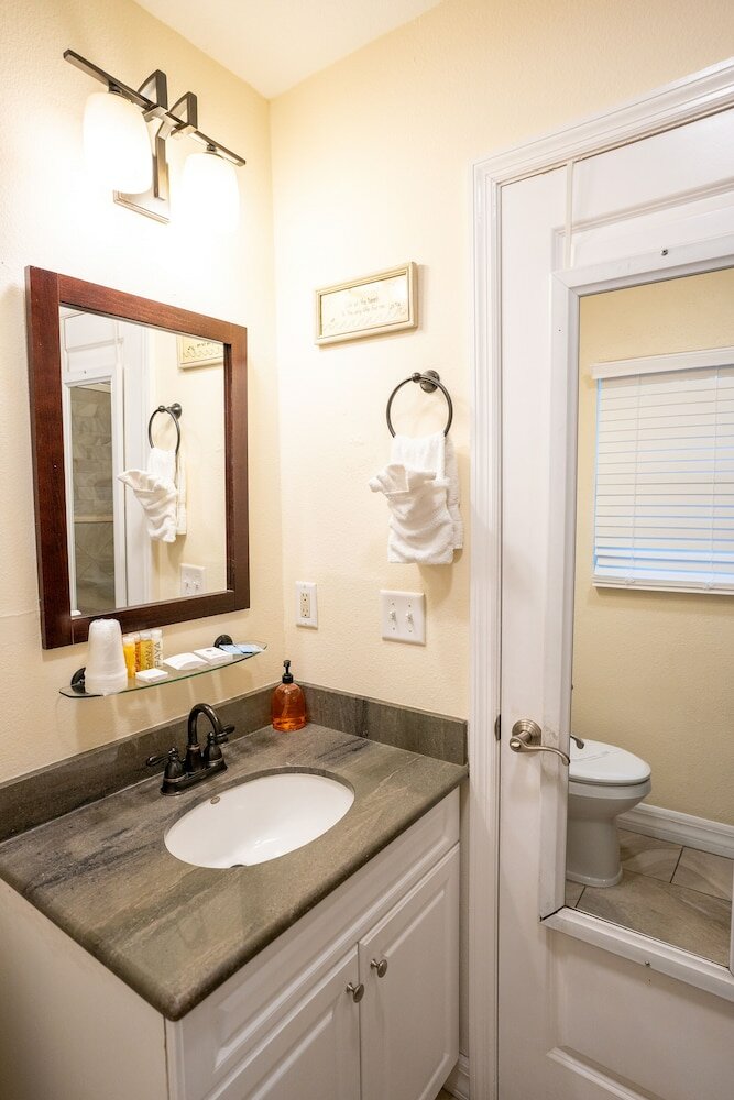 Фото The Capri at Siesta