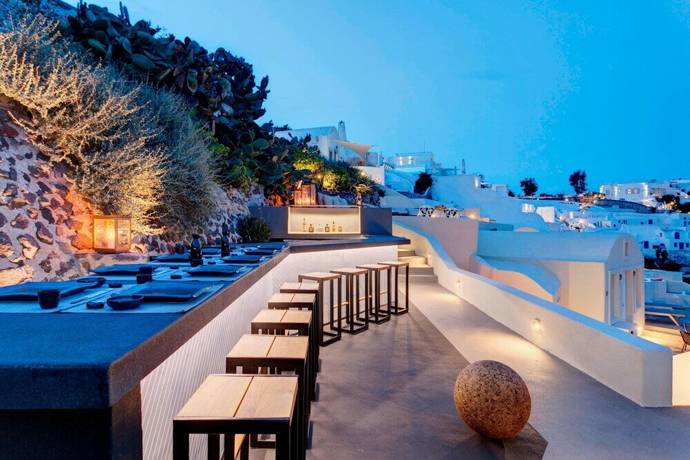 Фото Mystique, a Luxury Collection Hotel, Santorini