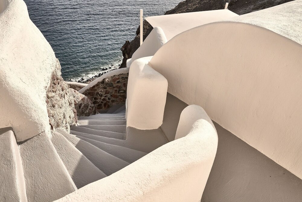 Фото Mystique, a Luxury Collection Hotel, Santorini