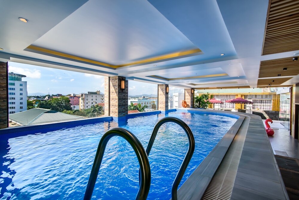 Фото Thanh Lich Royal Boutique Hotel