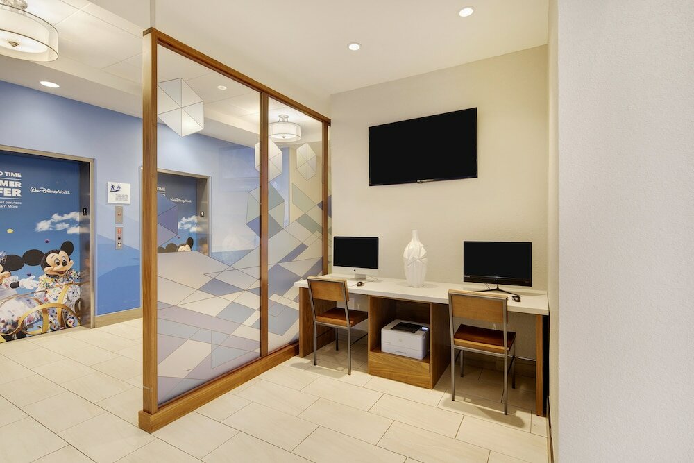 Фото Holiday Inn Express & Suites S Lake Buena Vista, an Ihg Hotel