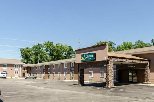 Гостиница Quality Inn Chicopee - Springfield в Чикопи