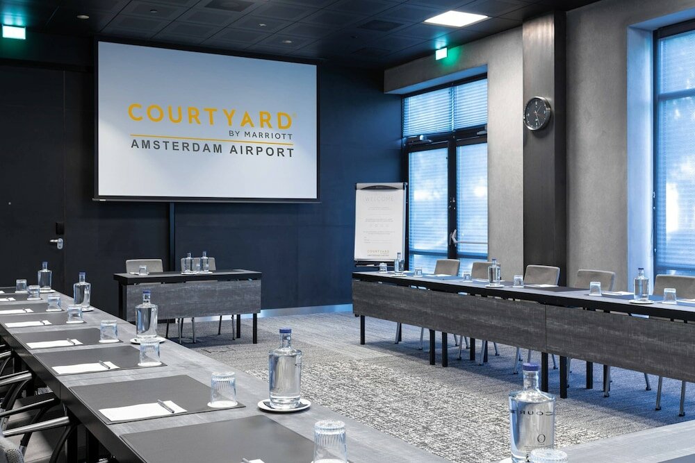 Фото Courtyard by Marriott Amsterdam Airport