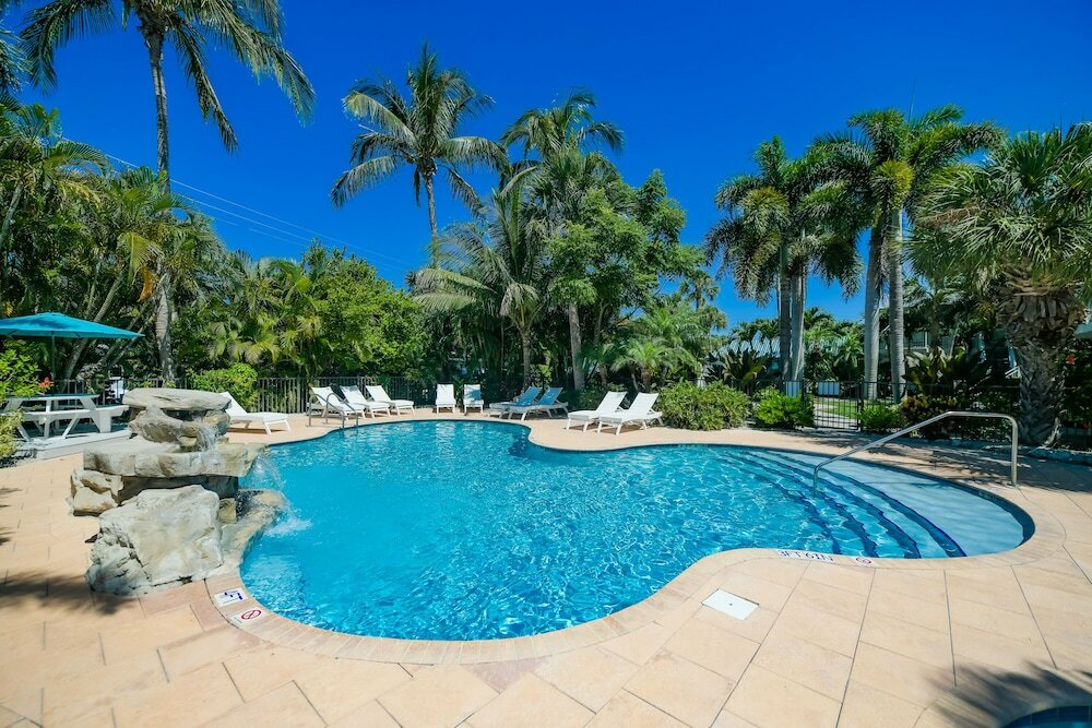 Фото Tropical Breeze Resort