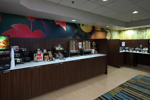 Гостиница Fairfield Inn & Suites Newark Liberty International Airport в Ньюарке