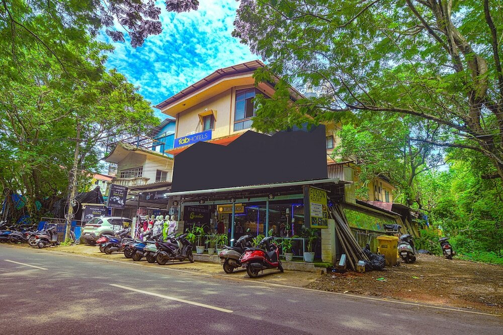 Фото FabEscape Sion Resort With Pool, Candolim