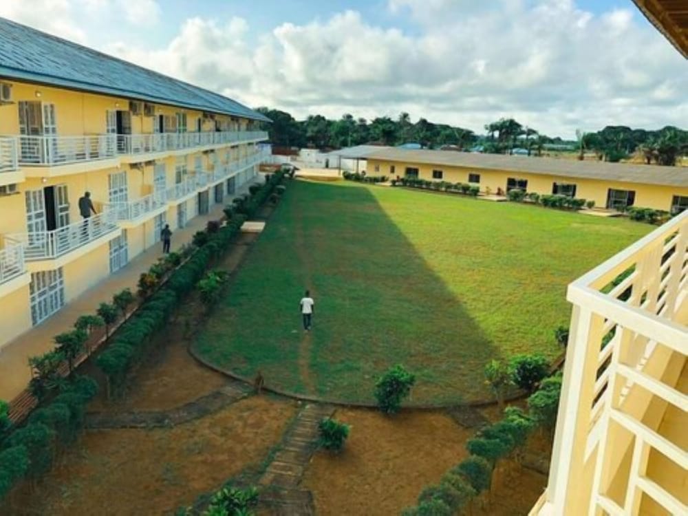 Фото отеля 1