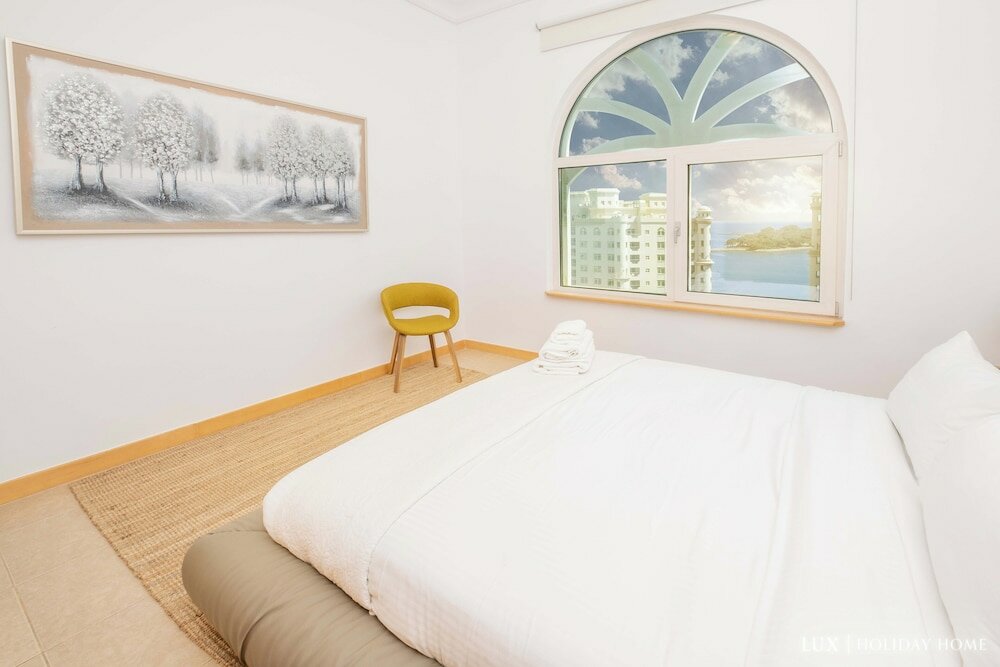 Фото Lux The Shoreline Penthouse Suite