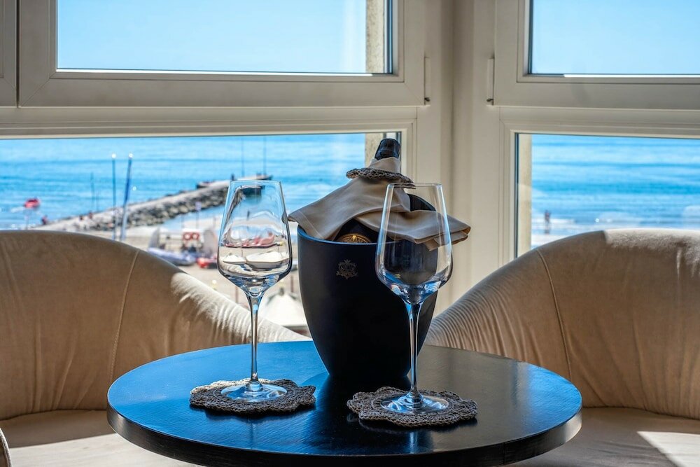 Фото Hotel Petit Palais