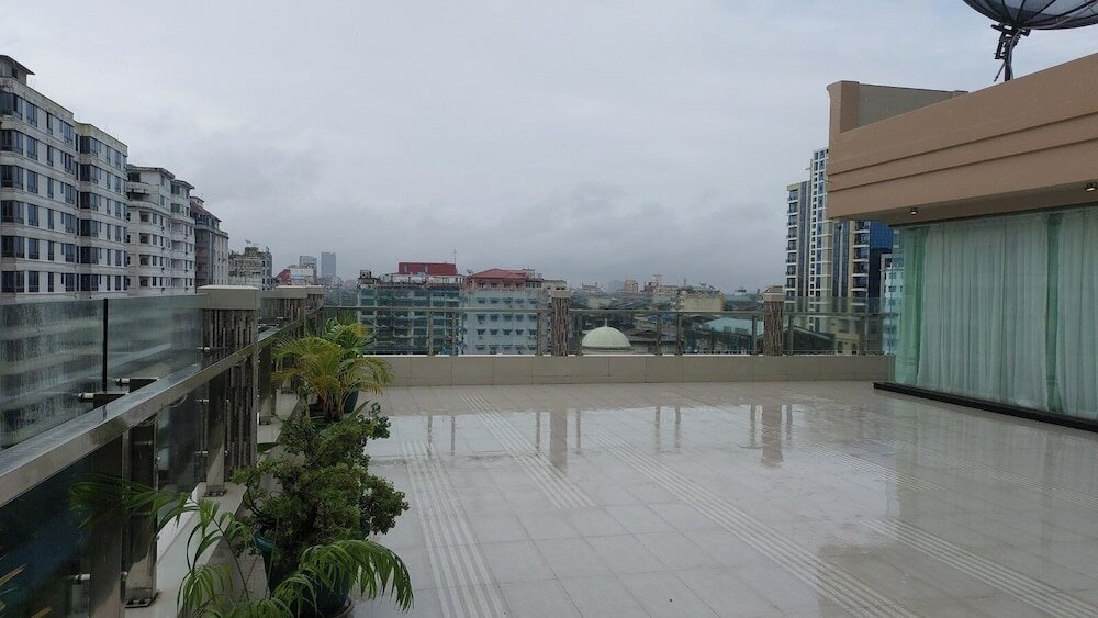 Фото Hotel Grand Galaxy