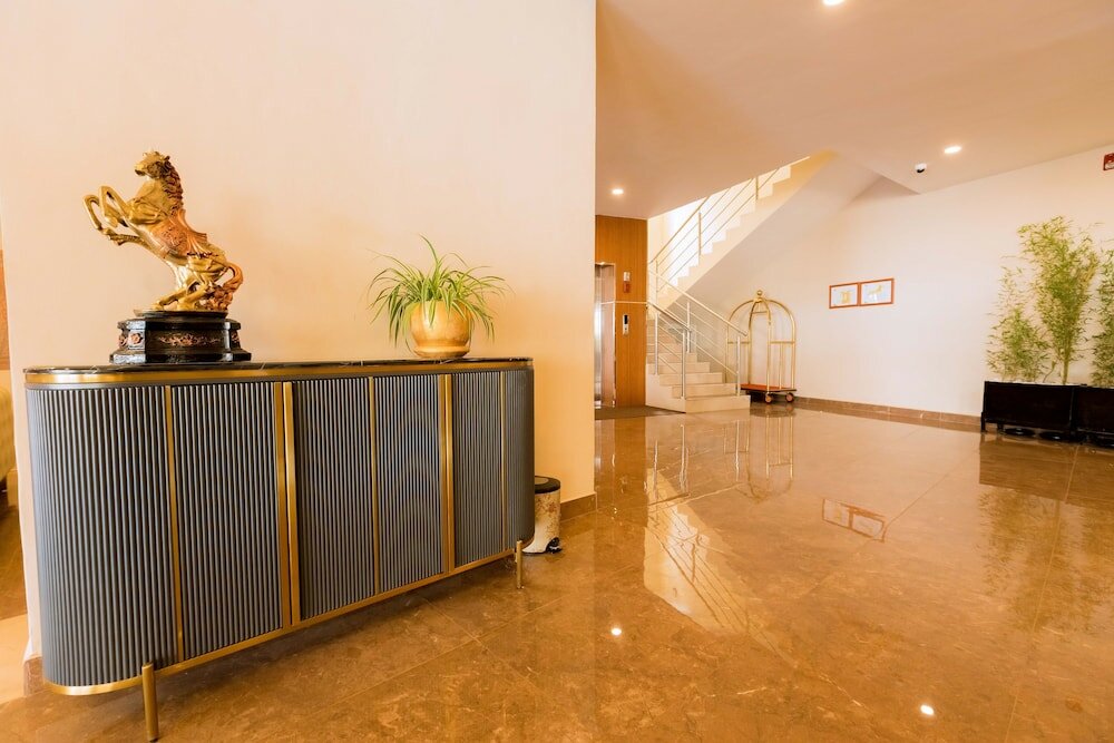 Фото The Hut Restaurant & Boutique hotel