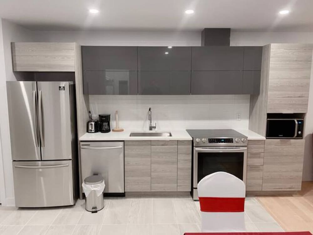 Фото 2001 AV. Beaconsfield