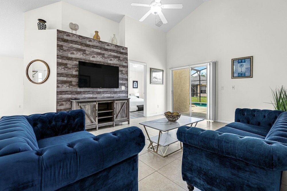 Фото Glamorous House in Disney Area Heated Private Pool