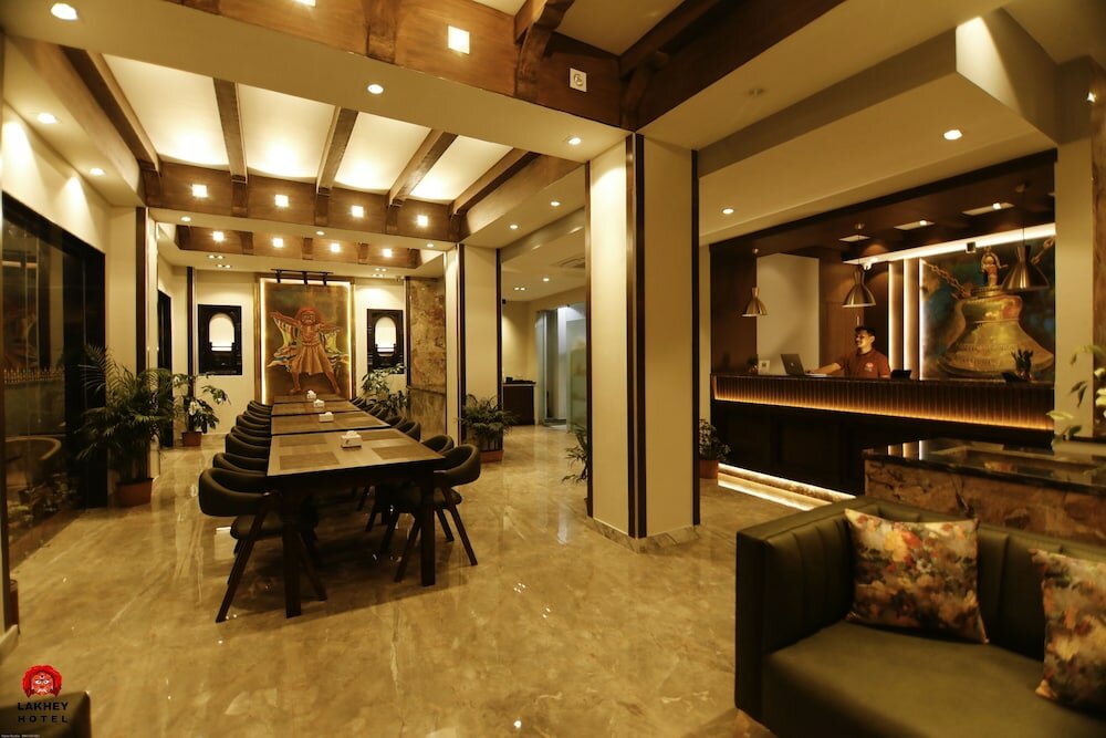 Фото Lakhey Hotel