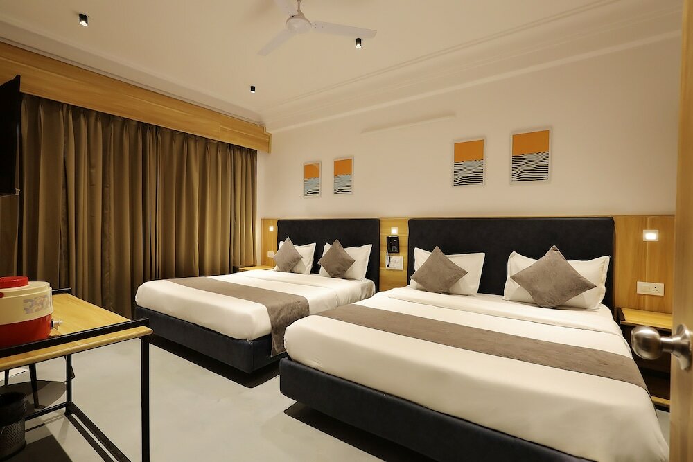 Фото Hotel Sparkle Inn