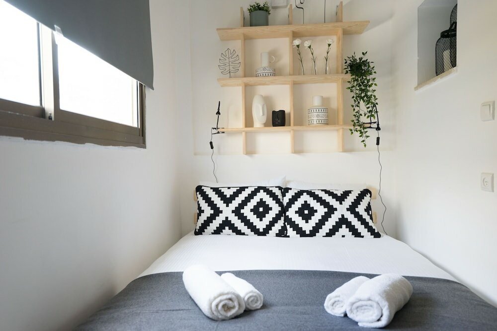 Фото Апартаменты Яркон - на пляже Тель-Авив