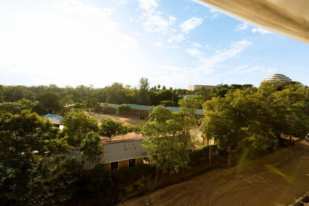 Фото The Hut Restaurant & Boutique hotel