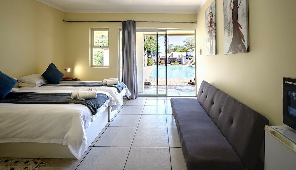 Фото Pofadder Inn by Country Hotels