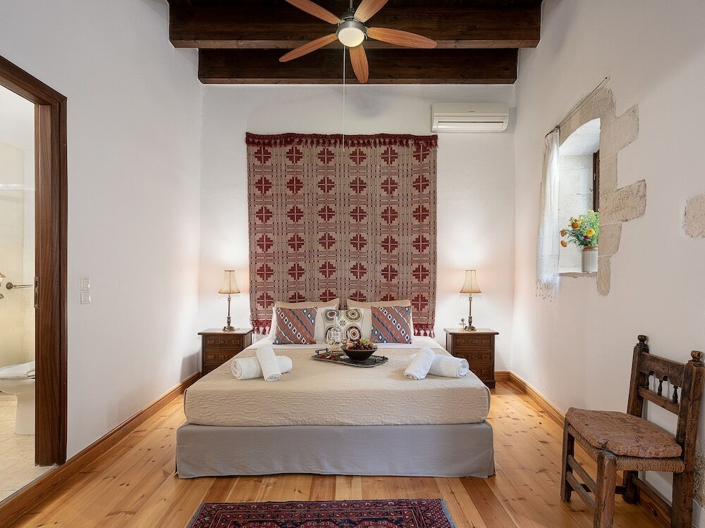 Фото Venetian Palace Chania