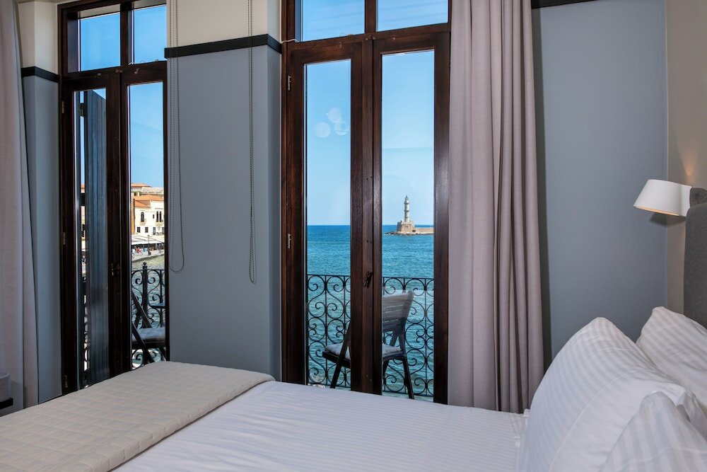 Фото Mosaic Venetian Harbour Suites