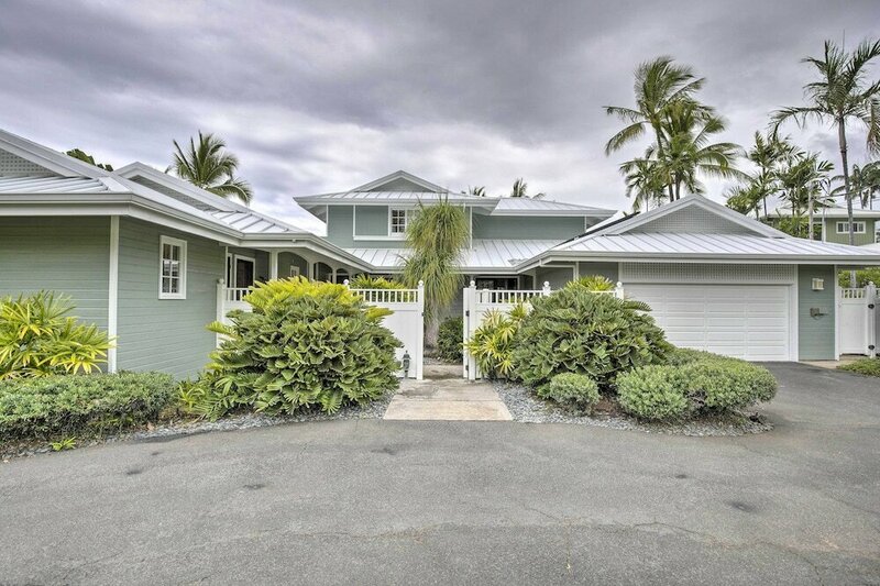 Гостиница Ocean-view Kailua-kona Escape w Private Pool!
