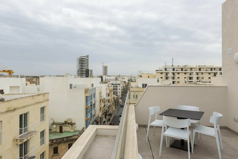 Гостиница Gzira Suite 13-hosted by Sweetstay